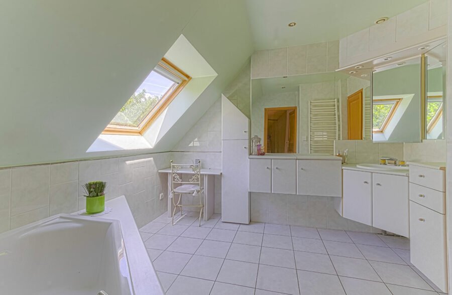 Maison  individuelle  sur  Neuville-en-ferrain proximité immédiate du mont d’ halluin