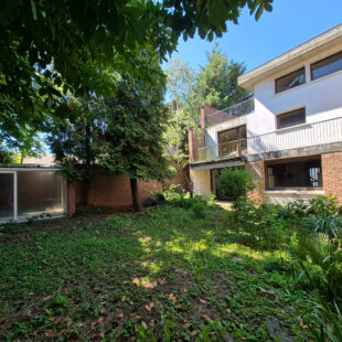 Maison d’architecte avec cabinet indépendant et piscine