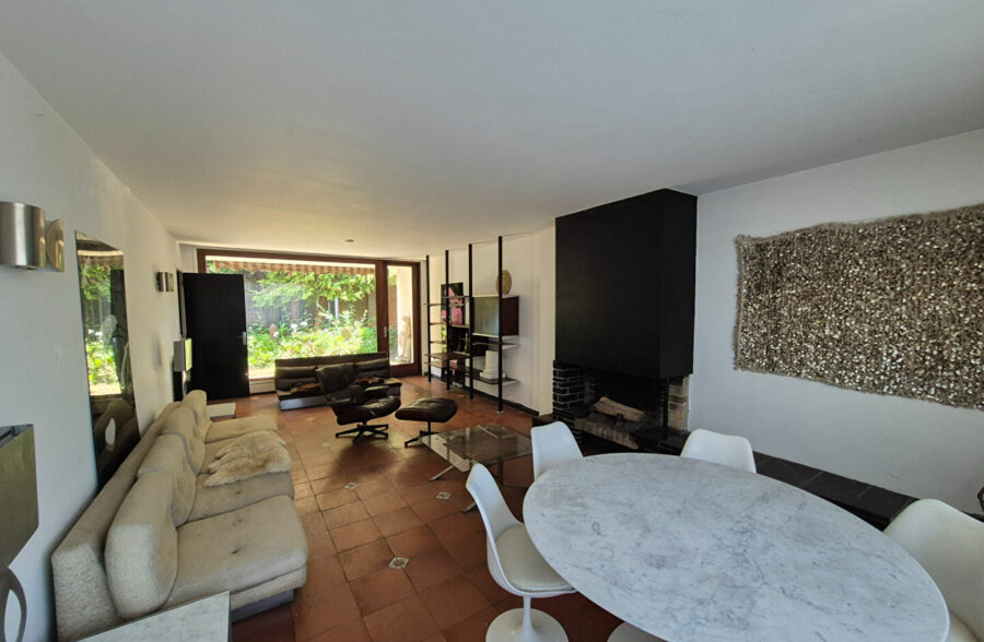 Maison d’architecte avec cabinet indépendant et piscine