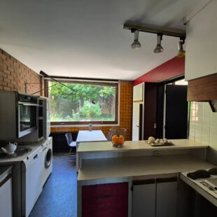 Maison d’architecte avec cabinet indépendant et piscine