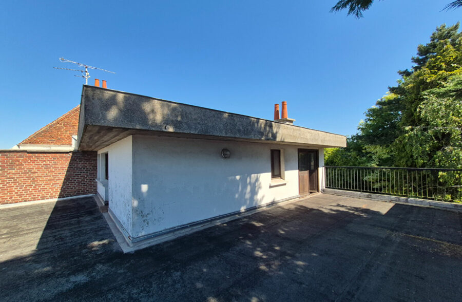 Maison d’architecte avec cabinet indépendant et piscine