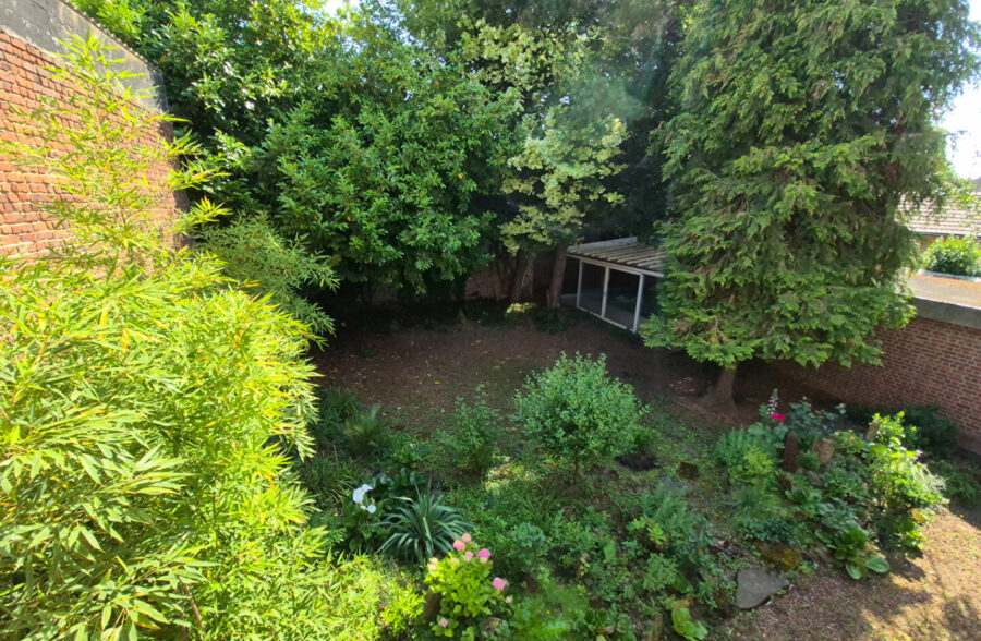 Maison d’architecte avec cabinet indépendant et piscine