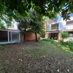 Maison d’architecte avec cabinet indépendant et piscine