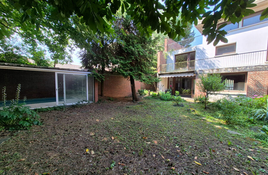 Maison d’architecte avec cabinet indépendant et piscine