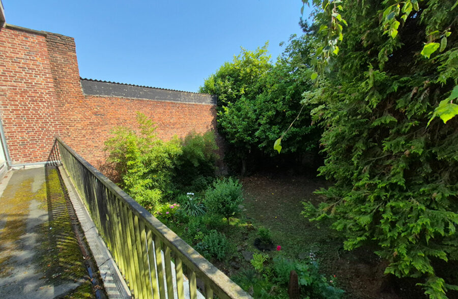 Maison d’architecte avec cabinet indépendant et piscine