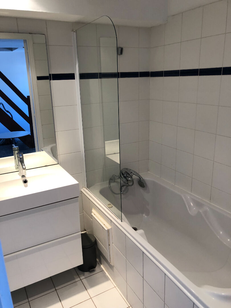 Vieux Lille – Studio meublé rénové 27 m² emplacement premium