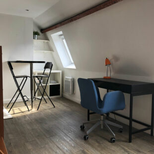 Vieux Lille – Studio meublé rénové 28m² emplacement premium