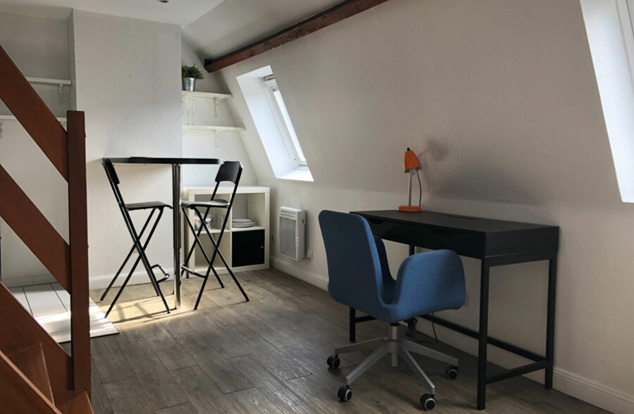 Vieux Lille – Studio meublé rénové 28m² emplacement premium