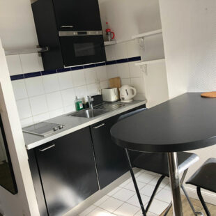 Vieux Lille – Studio meublé rénové 28m² emplacement premium