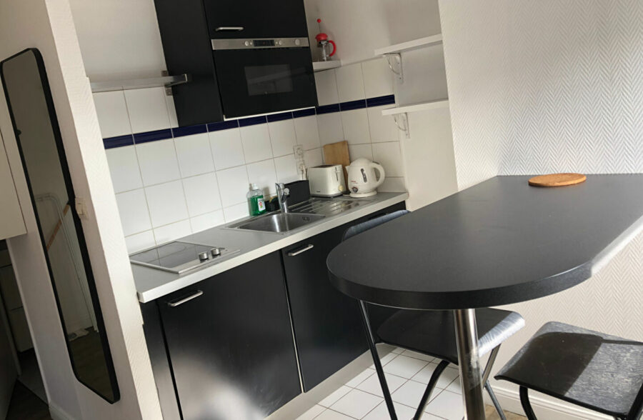 Vieux Lille – Studio meublé rénové 28m² emplacement premium