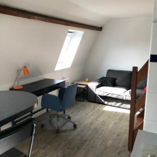 Vieux Lille – Studio meublé rénové 28m² emplacement premium