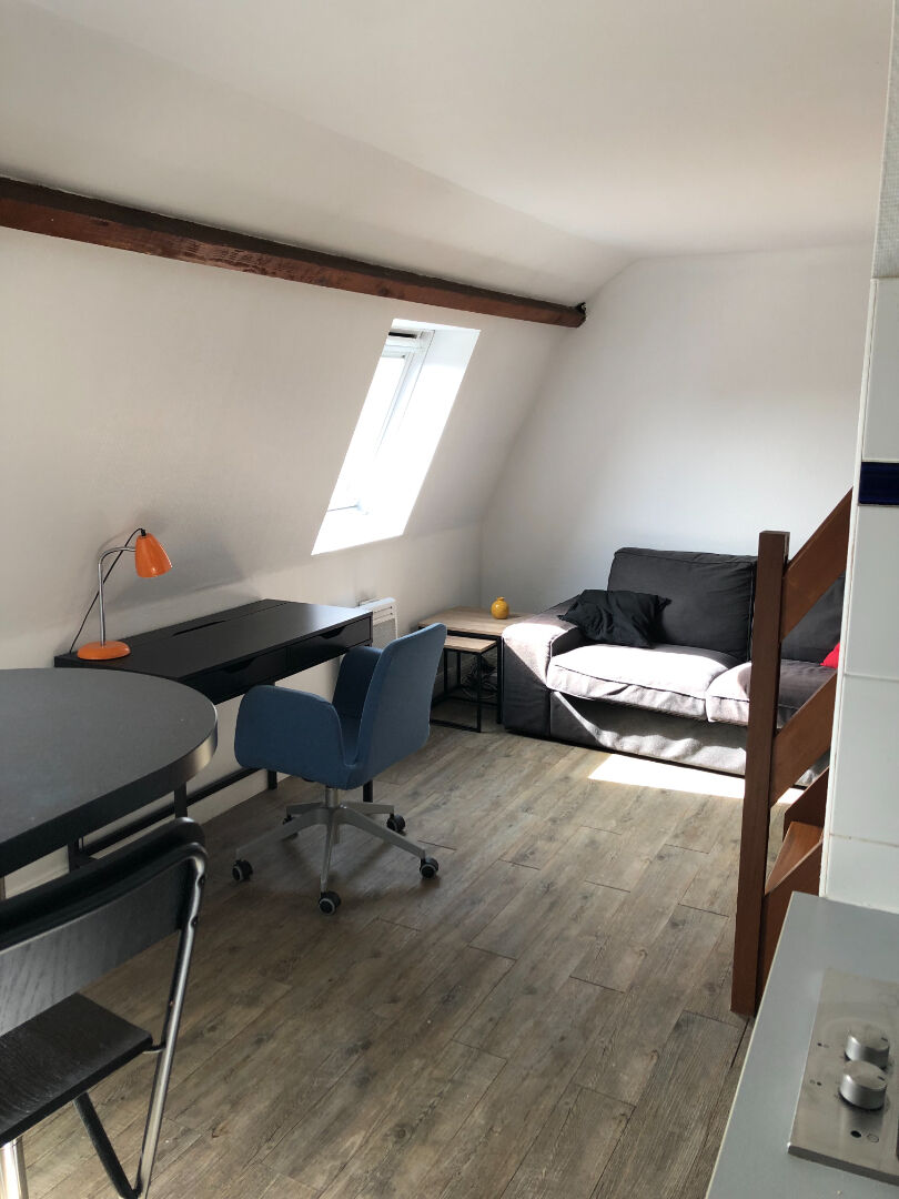 Vieux Lille – Studio meublé rénové 28m² emplacement premium