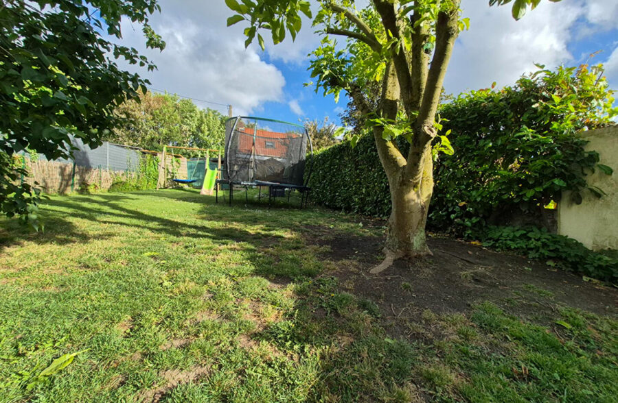 Maison Neuville En Ferrain  , jardin garage