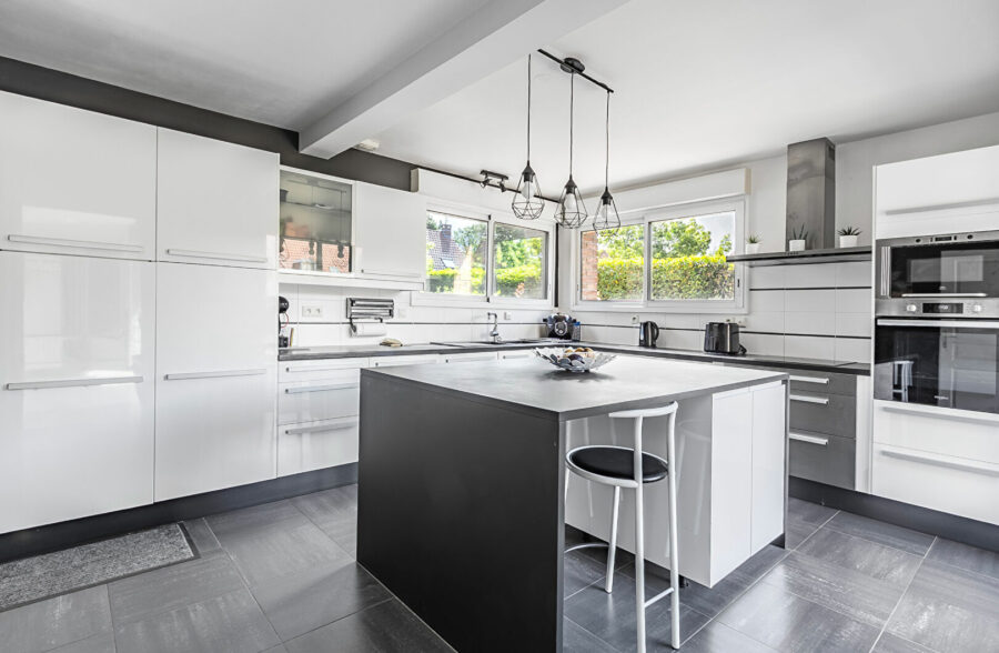 CAPINGHEM – Maison individuelle semi plain-pied – 205 m²