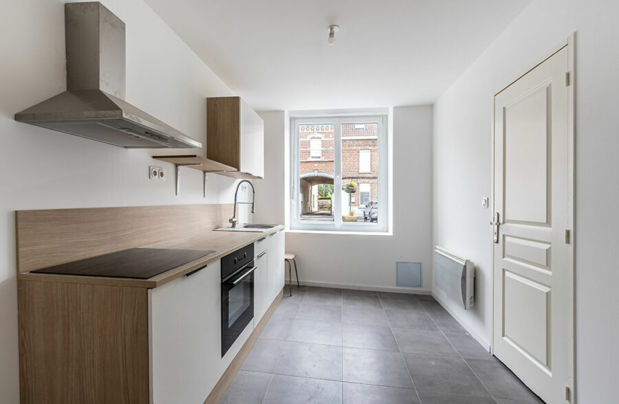 Maison de ville entierement rénovée avec 3 chambres et jardin