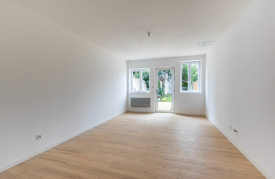 Maison de ville entierement rénovée avec 3 chambres et jardin