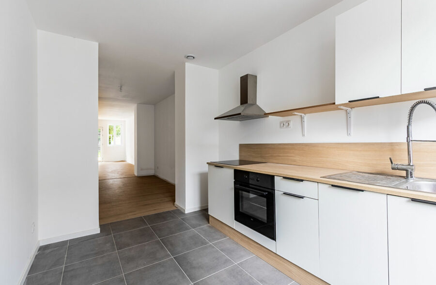 Maison de ville entierement rénovée avec 3 chambres et jardin