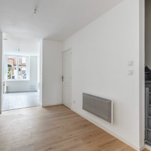 Maison de ville entierement rénovée avec 3 chambres et jardin