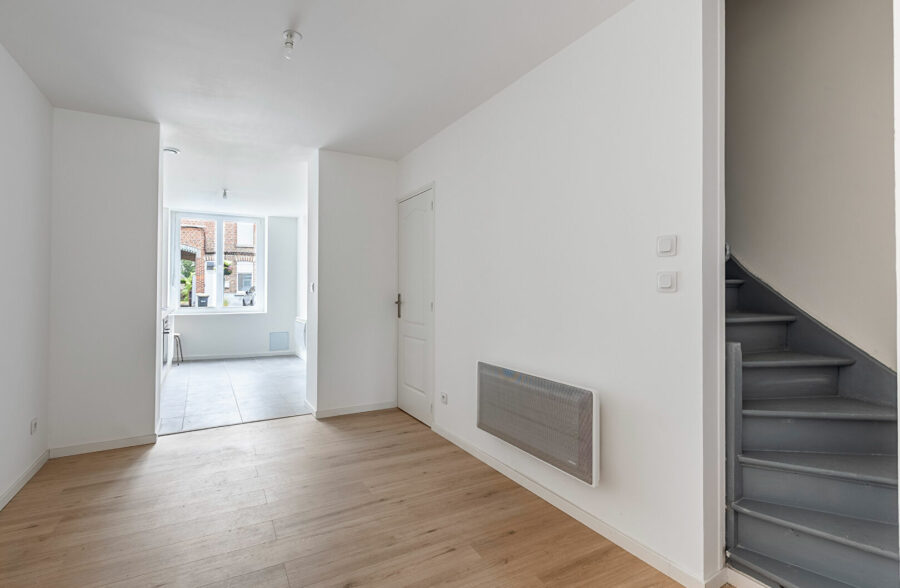 Maison de ville entierement rénovée avec 3 chambres et jardin