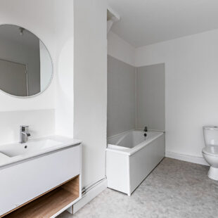 Maison de ville entierement rénovée avec 3 chambres et jardin