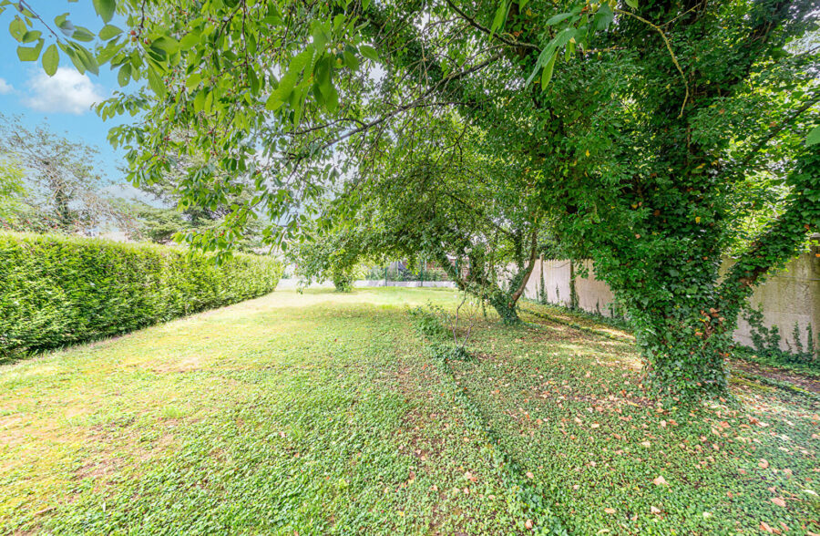 Douchy les mines individuelle 3 chambres jardin garage