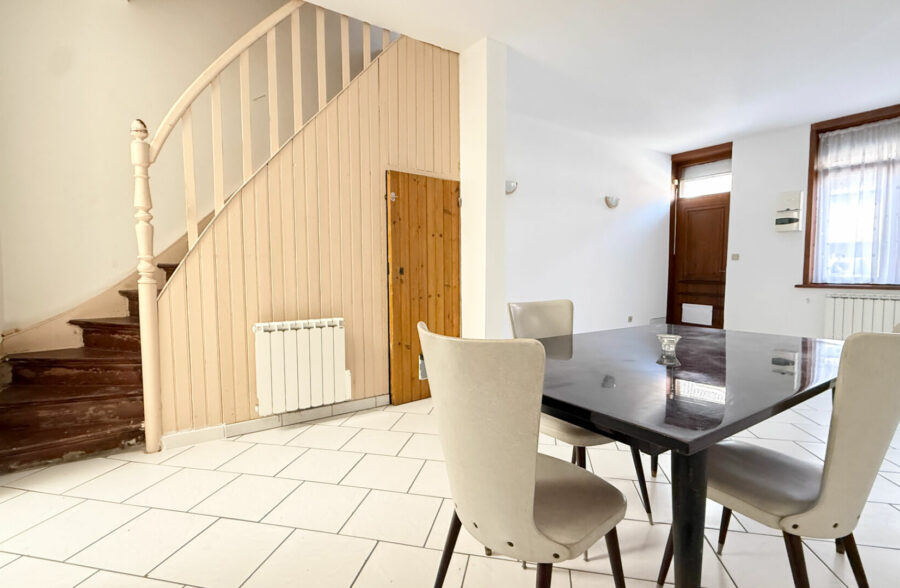 Maison 3 chambres avec extérieure et dépendance