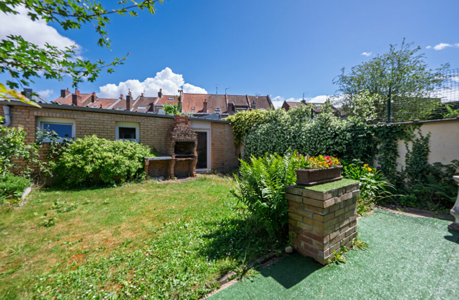 Maison familiale 115 m² avec jardin, garage et dépendance