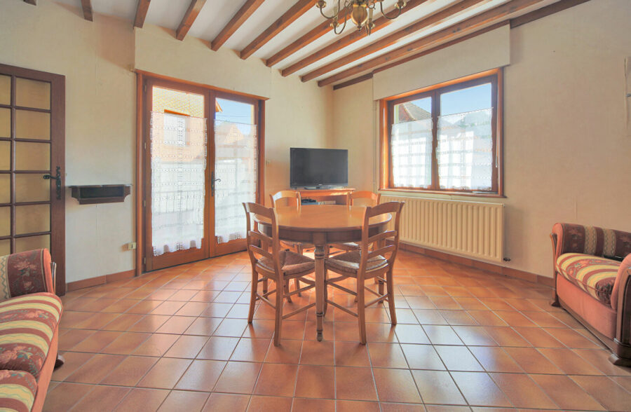 Ensemble immobilier composé de deux maison vendues en un seul lot.