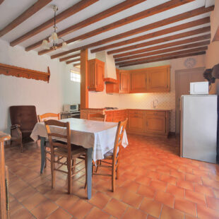 Ensemble immobilier composé de deux maison vendues en un seul lot.