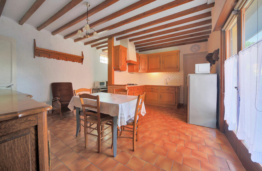 Ensemble immobilier composé de deux maison vendues en un seul lot.