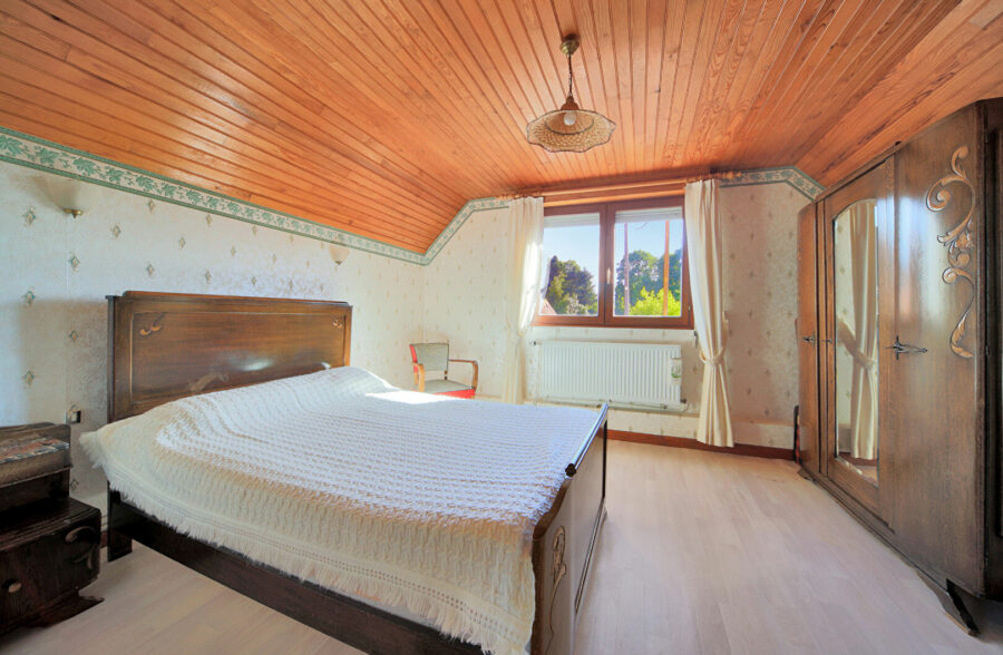 Ensemble immobilier composé de deux maison vendues en un seul lot.