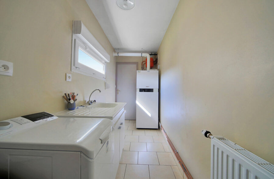 Ensemble immobilier composé de deux maison vendues en un seul lot.