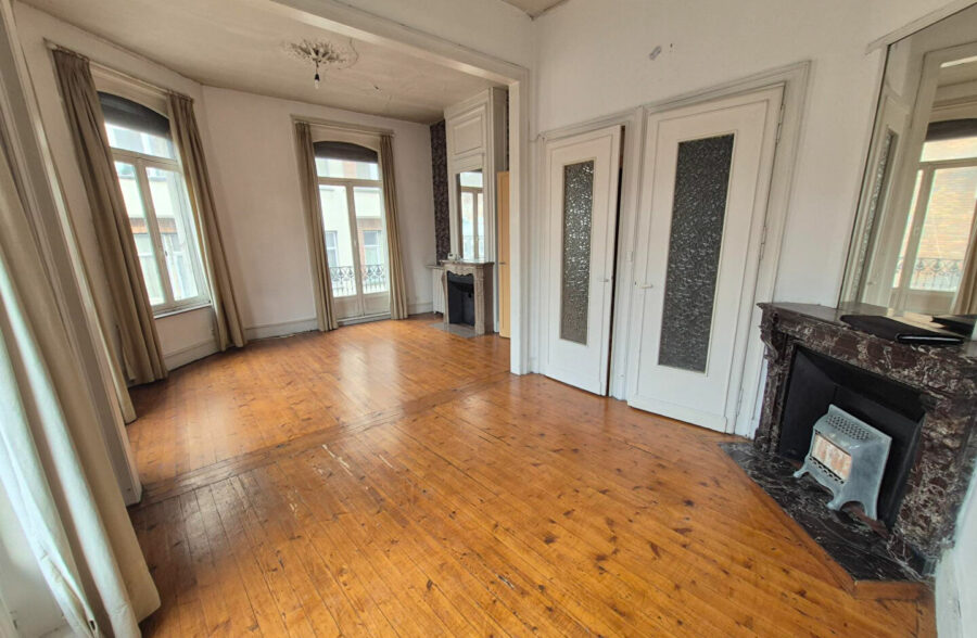 LILLE GAMBETTA/SEBASTOPOL : Appartement 102m² à rénover avec cave