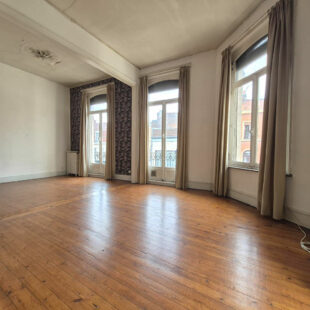LILLE GAMBETTA/SEBASTOPOL : Appartement 102m² à rénover avec cave