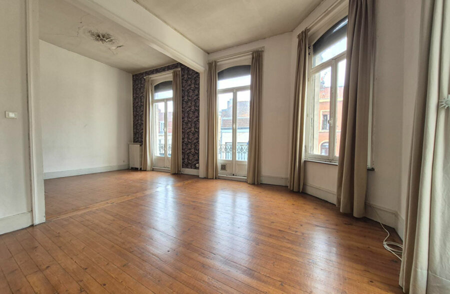 LILLE GAMBETTA/SEBASTOPOL : Appartement 102m² à rénover avec cave
