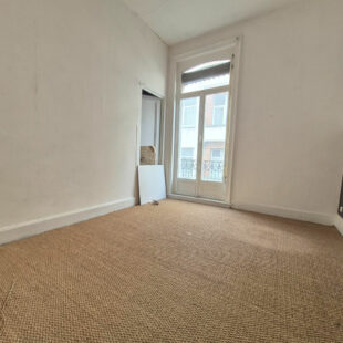 LILLE GAMBETTA/SEBASTOPOL : Appartement 102m² à rénover avec cave