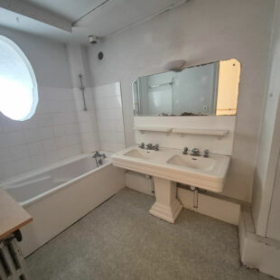LILLE GAMBETTA/SEBASTOPOL : Appartement 102m² à rénover avec cave