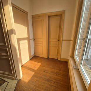 LILLE GAMBETTA/SEBASTOPOL : Appartement 102m² à rénover avec cave