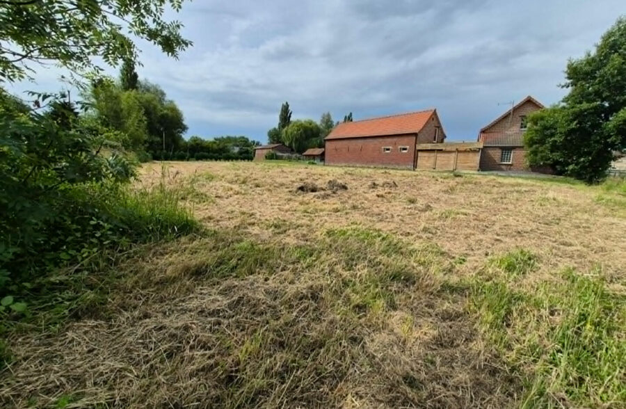Terrain constructible de 1 069 m² à Molinghem (Isbergues