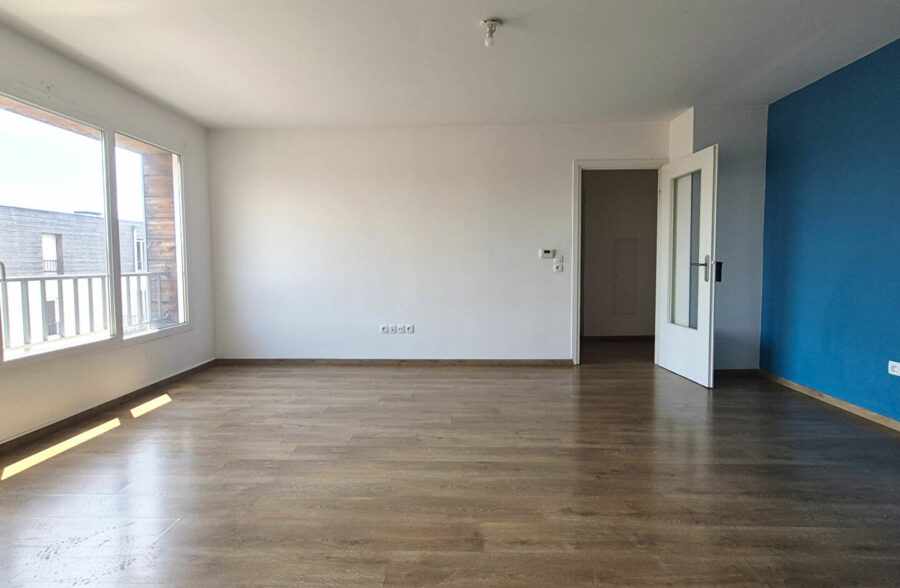 APPARTEMENT TYPE 3 RECENT A PROXIMITE DU TRAMWAY