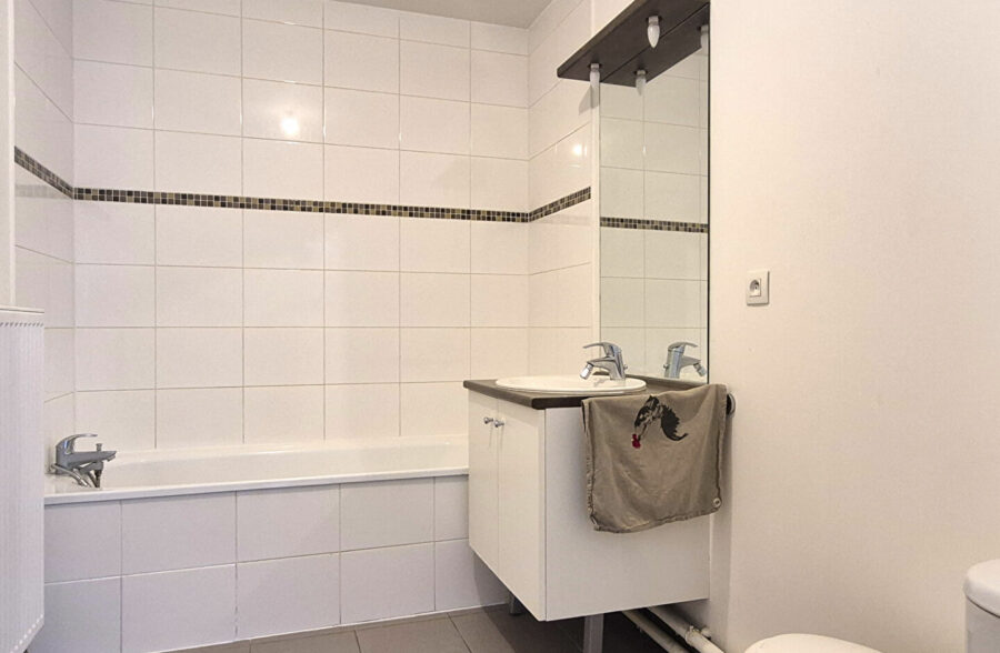 APPARTEMENT TYPE 3 RECENT A PROXIMITE DU TRAMWAY