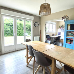 Semi-mitoyenne avec 4 chambres, jardin Ouest garage proche métro
