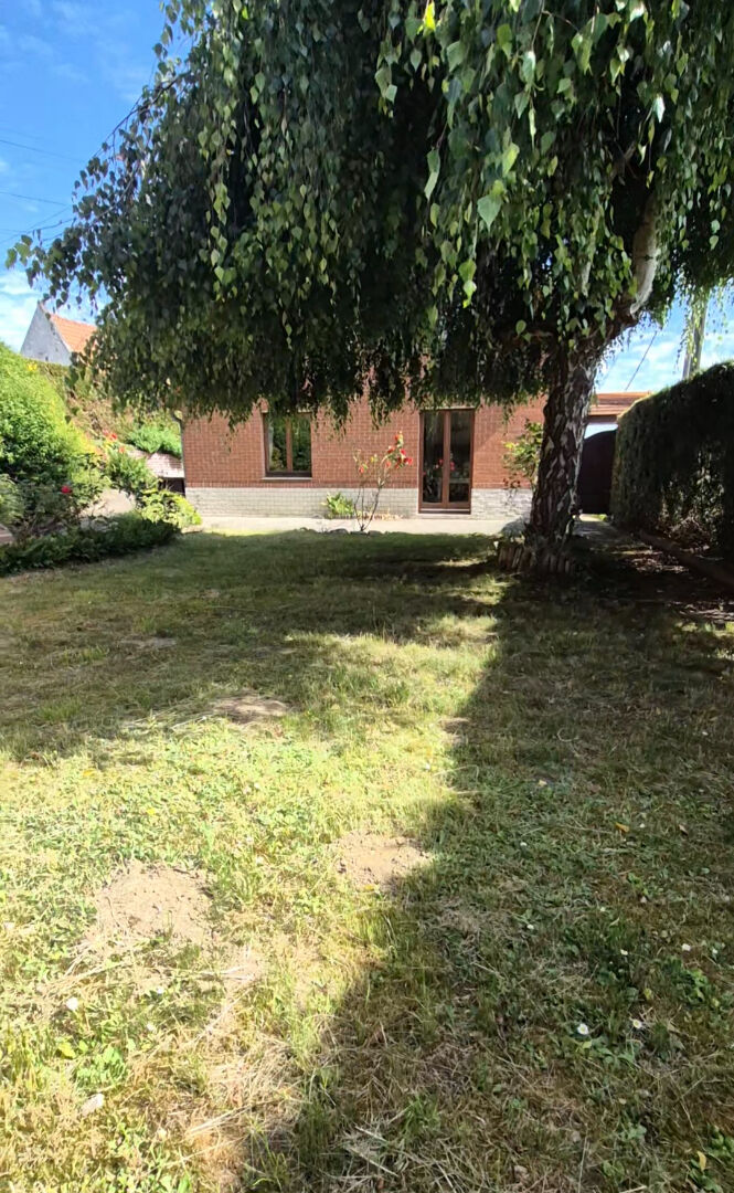 Grande maison familiale avec jardin, panneaux solaires
