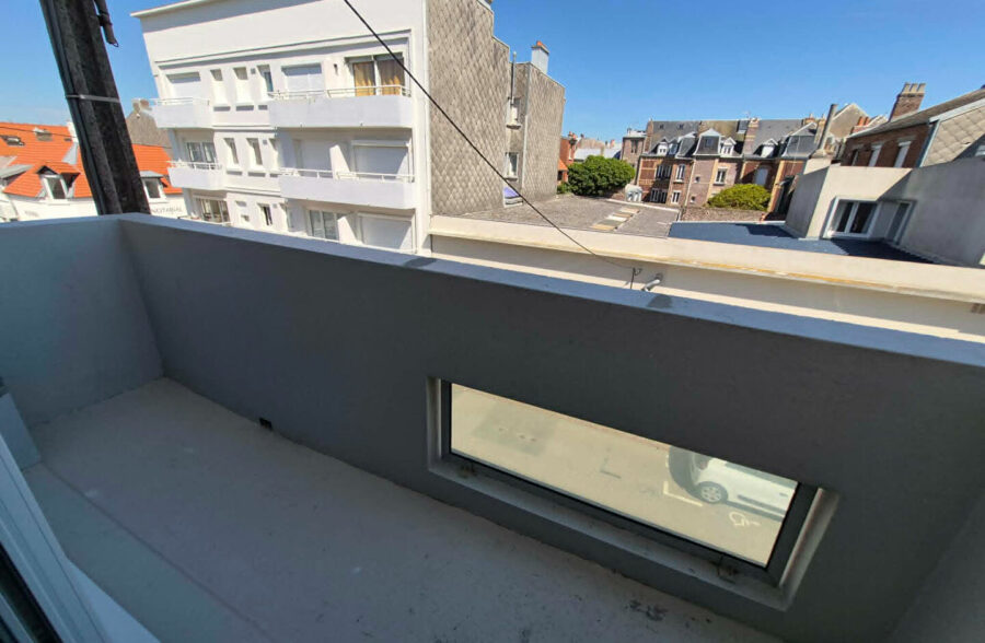 Appartement T2 sur Berck-Plage de 41,67 m2 + balcon ,  à 300 mètres de la plage .