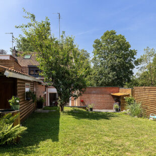 Maison flamande semi-indiv rénovée -110 m²  – 3 chambres – Jardin- Garage –