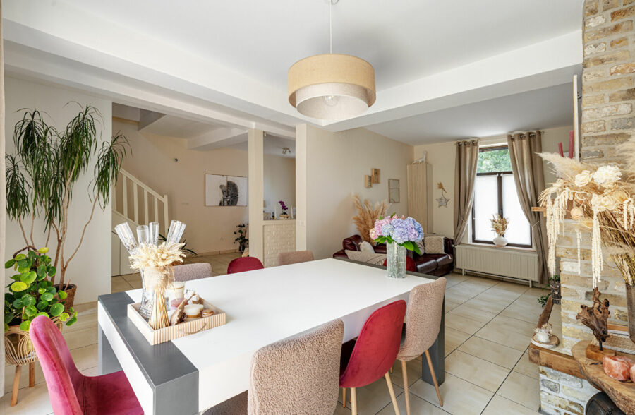 Maison flamande semi-indiv rénovée -110 m²  – 3 chambres – Jardin- Garage –