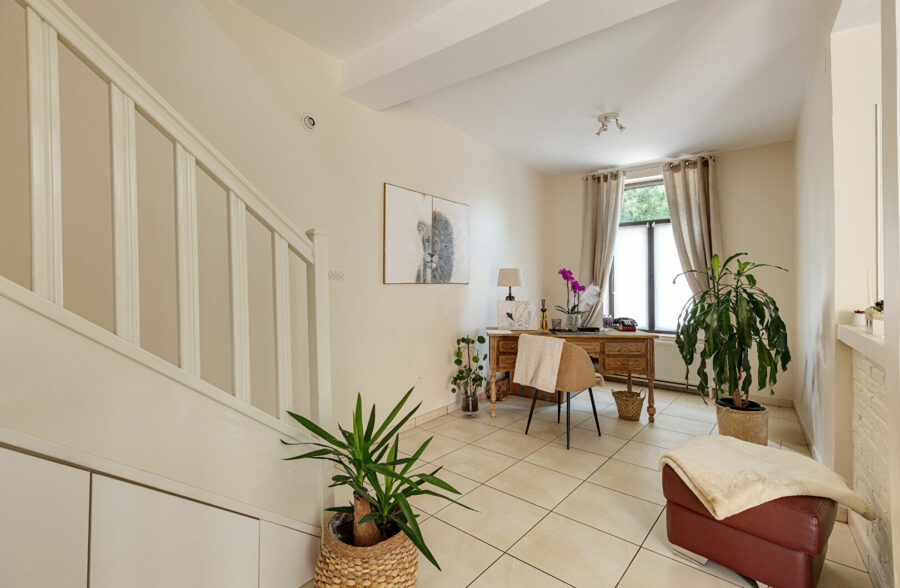 Maison flamande semi-indiv rénovée -110 m²  – 3 chambres – Jardin- Garage –