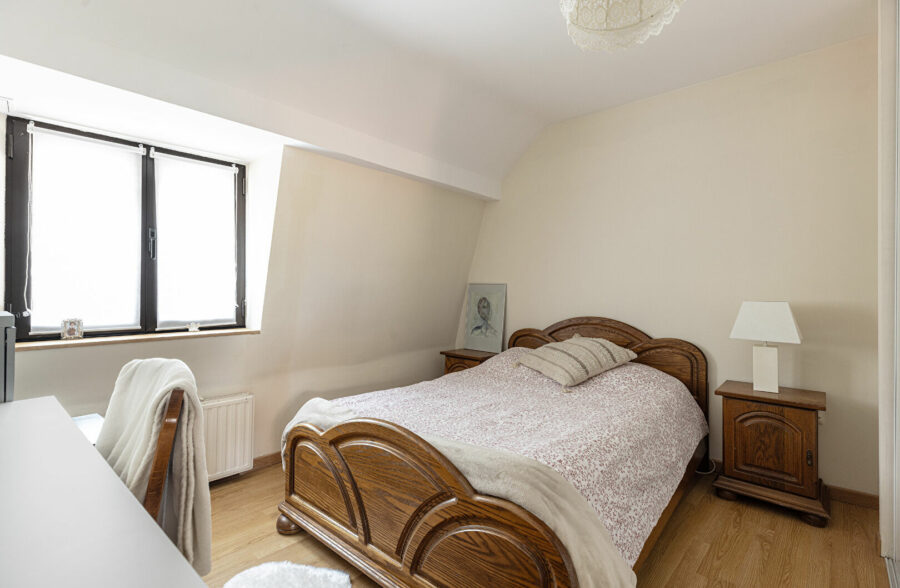 Maison flamande semi-indiv rénovée -110 m²  – 3 chambres – Jardin- Garage –