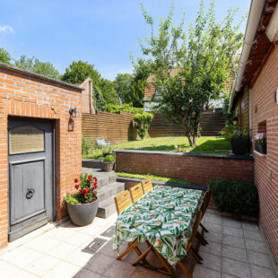 Maison flamande semi-indiv rénovée -110 m²  – 3 chambres – Jardin- Garage –
