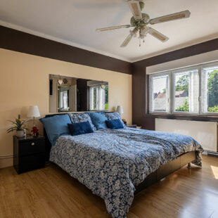 Maison semi-individuelle Saint Andre Lez Lille centre ville, 4 chambres, 2 salles de bains, 2 toilettes, 1 jardin, 1 garage, 3 place de parking, 1 cave.
